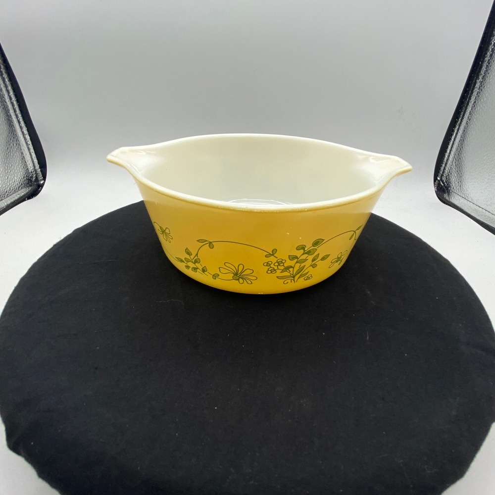 Vintage Pyrex Meadow 472 Cinderella Mixing Bowl Yellow Gr Floral 1.5 Pint MCM